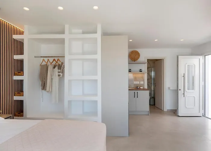 Salty Dreams Piso Livadi