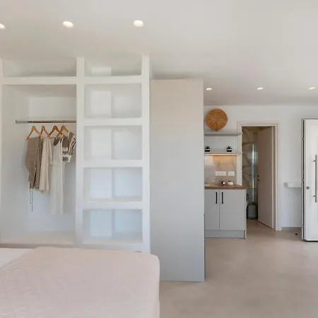 Salty Dreams Piso Livadi