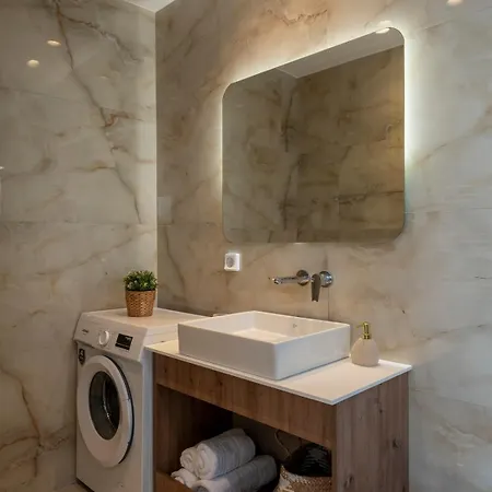 Salty Dreams Apartment *